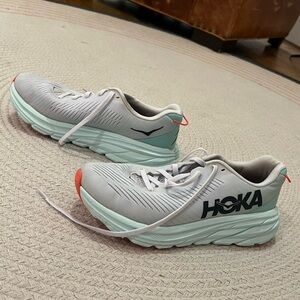 Hoka one one rincon 3 size 8